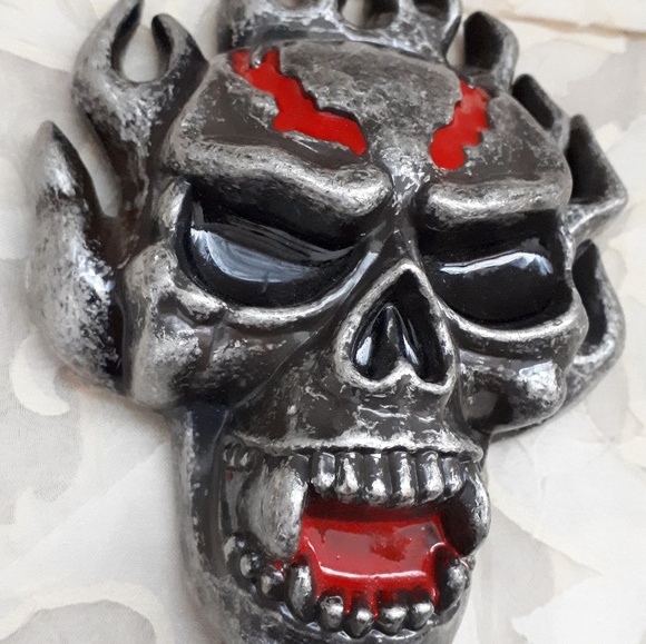 Awesome vintage huge 3-D skull on fire belt buckle - Picture 7 of 8